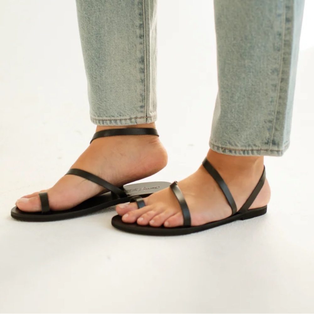 Carly Jean Los Angeles Rhodes Sandals 39